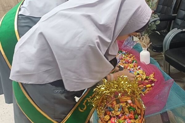 مدرسه شهید عباس بابایی  غرق در شادی شعبان
