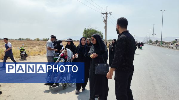 حضور پر شور عزاداران و شهروندان اراکی در پیاده‌روی جاماندگان اربعین 