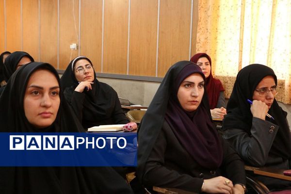  کارگاه توانمندسازی طرح توانا ویژه آموزگاران پایه اول تا ششم مقطع ابتدایی ناحیه یک شهرری 