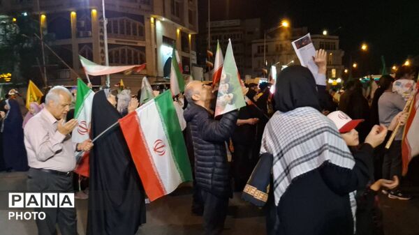 مردم پای عهد انقلاب در تهران