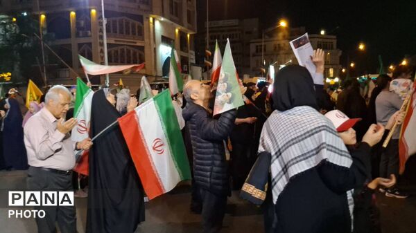 مردم پای عهد انقلاب در تهران