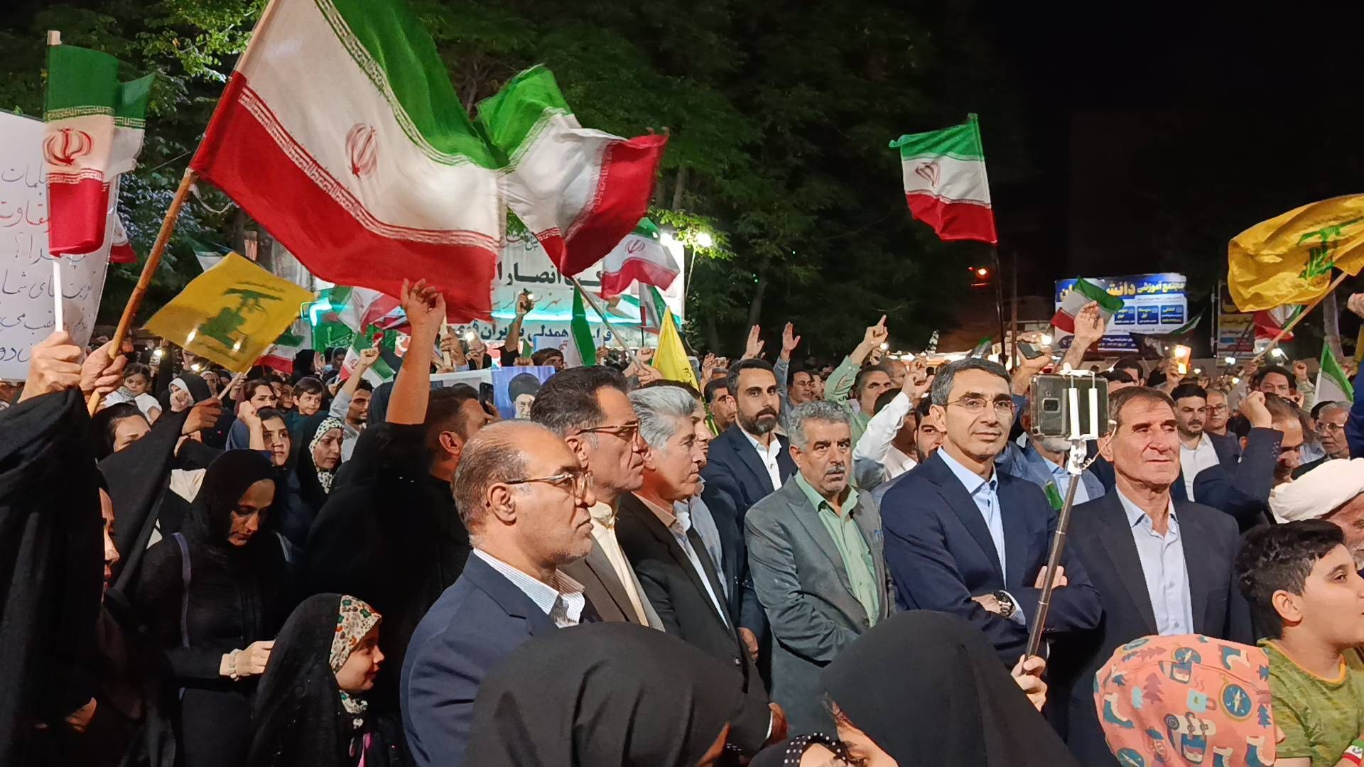حضور دانش‌آموزان مدرسه دخترانه ریحانه در جشن عید غدیرخم