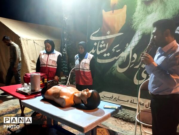 برگزاری دوره آموزشی هلال‌احمر در فین محله مارم ایستگاه وحدت