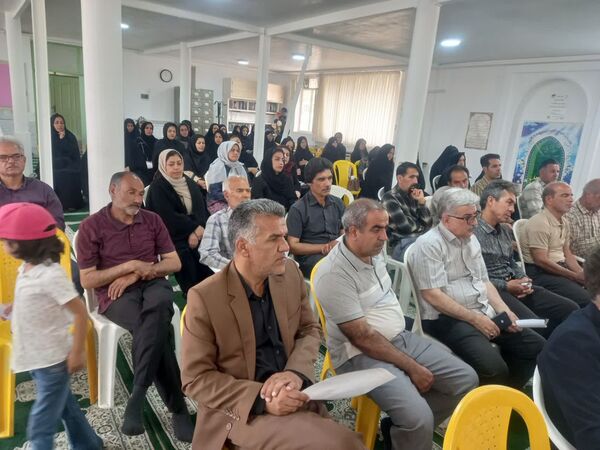 جلسه انجمن اولیا دبیرستان نمونه آیت‌الله خامنه‌ای 