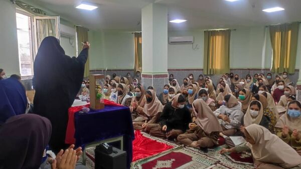 گرامیداشت روز مادر در دبیرستان حضرت آسیه (س)  