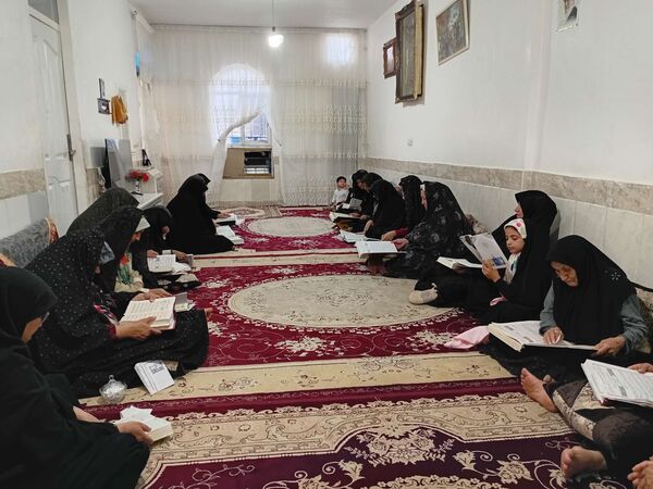 جلسات قرائت قرآن در ایام محرم در خلیل آباد