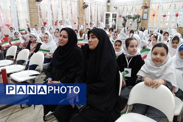 مراسم «لاله‌های روشن» در دبستان دکتر کیهانی 