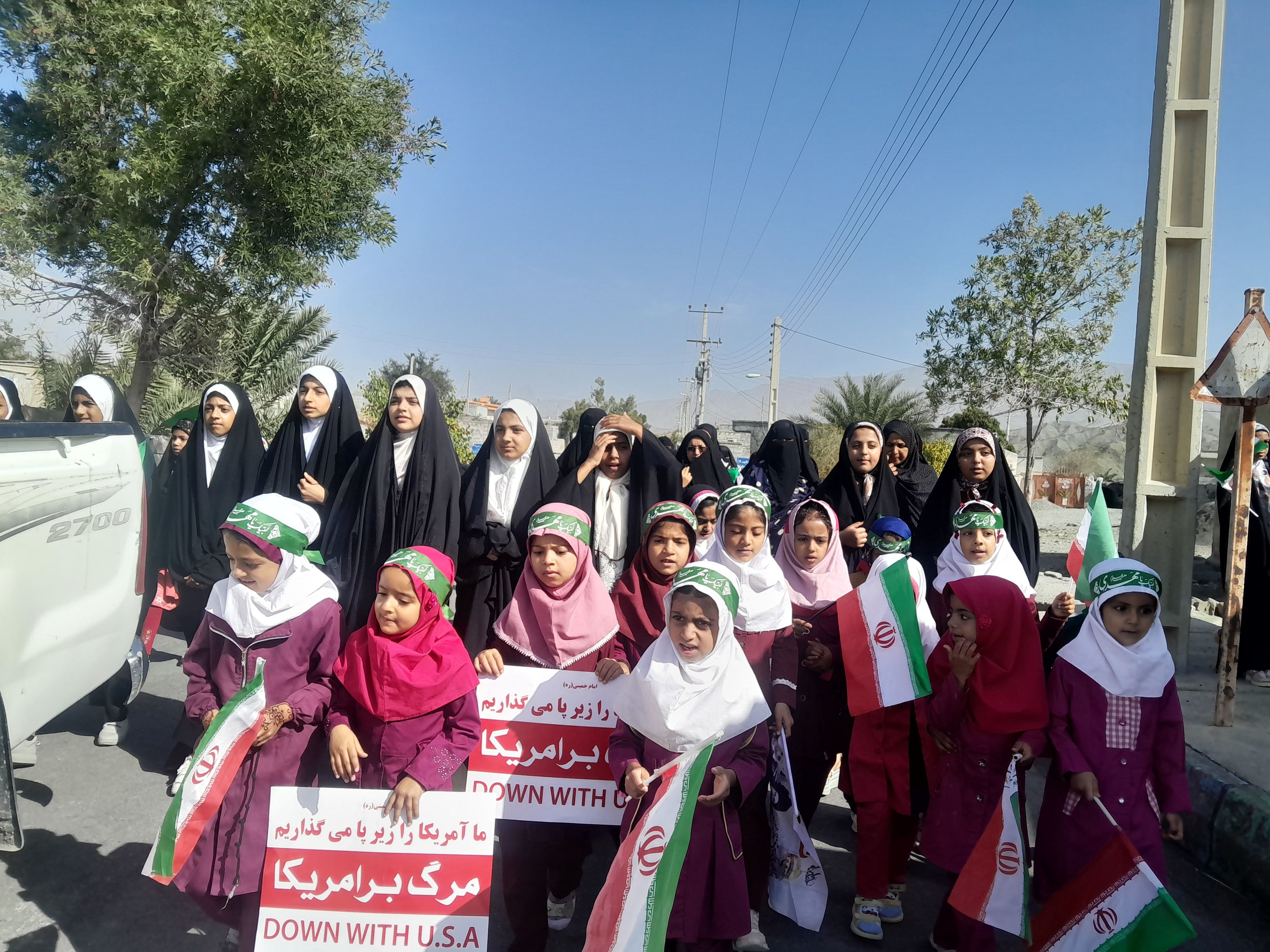 مردم بشاگرد پا به پای انقلاب