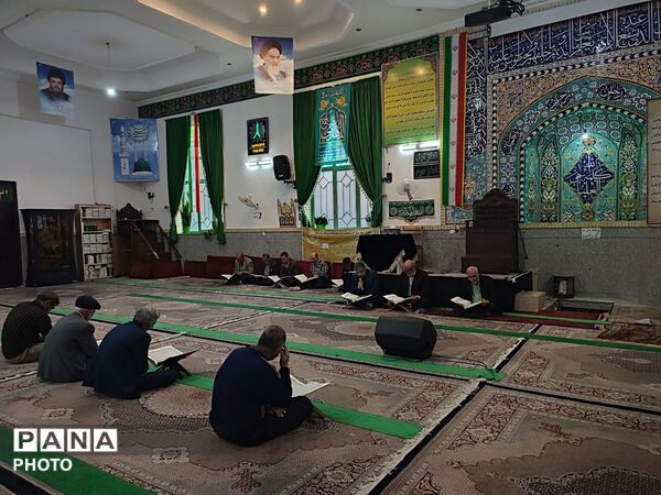 قرائت قرآن، نماز جماعت و افطار در مسجد خاتم پیامبران 
