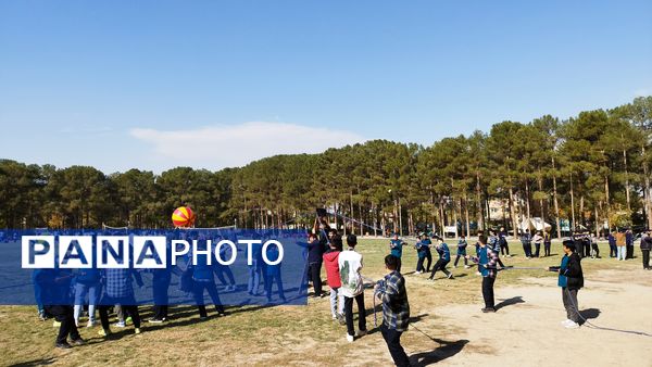 بازدید مدیرکل مدیر بحران استانداری اصفهان از اردوهای طرح تمشک استان اصفهان