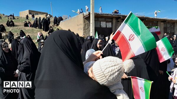 راهپیمایی مردم شهر علی آباد دمق به‌مناسبت روز ۱۲ فروردین