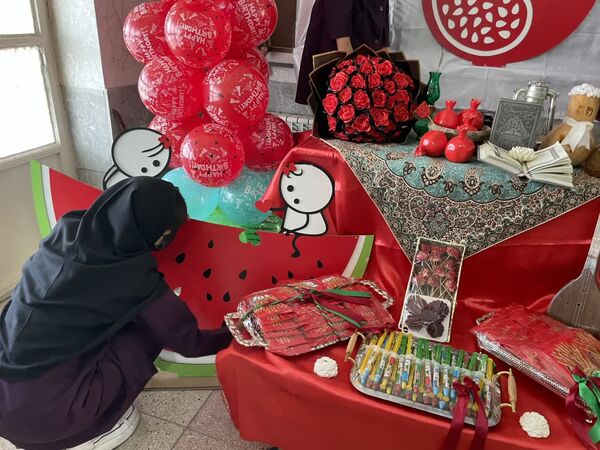 برگزاری جشن باستانی یلدا در دبیرستان دخترانه ابویی‌نژاد