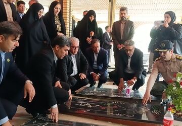 عطر شهادت و معلم؛ آیین غبارروبی مزار شهدای دانش‌آموز و معلم 