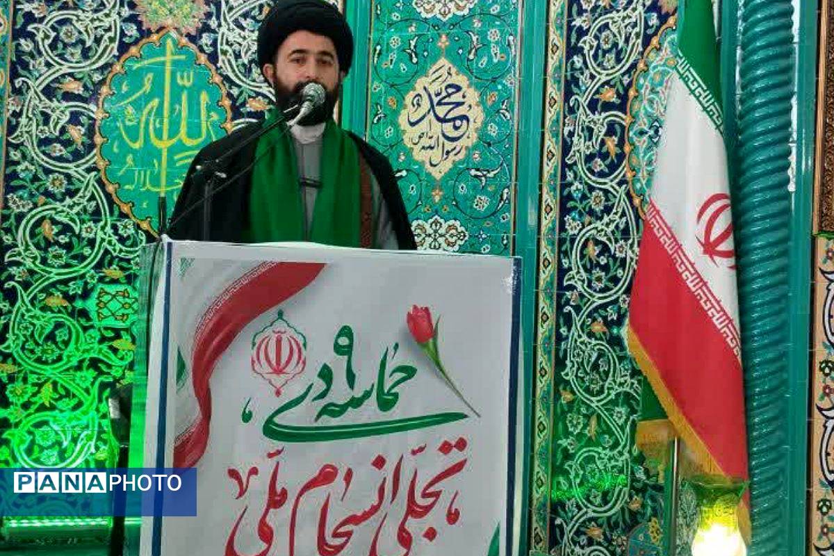 نماز جمعه فیروزکوه میزبان میزهای خدمت و ایستگاه سلامت