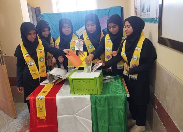 برگزاری جشن عاطفه‌ها در مدارس عشایری استان کرمان 