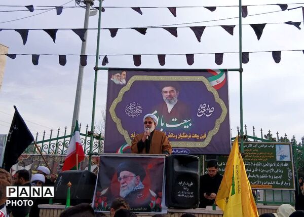 اجتماع «بیعت» فرهنگیان و دانش‌آموزان جعفرآباد با رهبر جدید انقلاب 