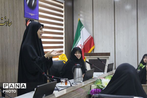 برگزاری دوره آموزشی «یاوران ولایت» دانش‌آموزی در تبادکان