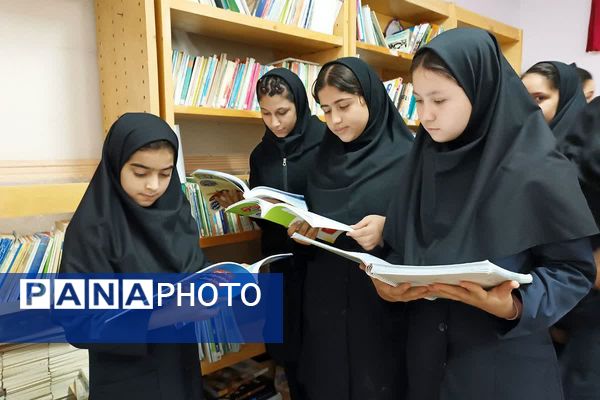 زنگ کتابخوانی در دبیرستان امام علی(ع) ورامین