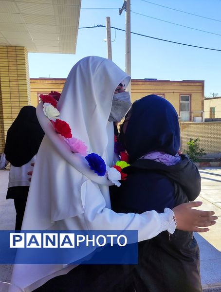 بازگشت معنوی دانش‌آموز حاجی‌آبادی از سفر پرفیض حج