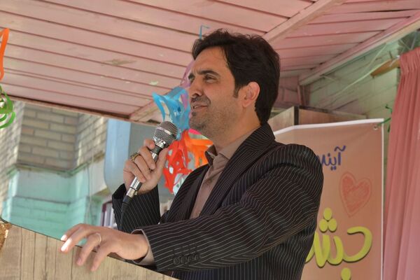جشن عاطفه‌ها؛ لبریز از مهربانی در دبستان دخترانه قدر بهارستان ۲
