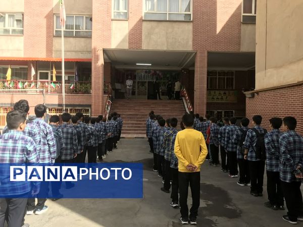 آغاز سال تحصیلی در مدرسه شهدای مدافع حرم با حضور مسئولان، جشن و کلاس توجیهی