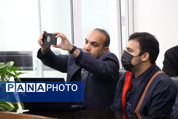 بازدید خبرنگاران از ایستگاهای اتوبوس شهری و حمل‌ونقل یزد