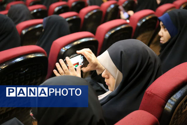 برگزاری دوره آشنایی با ابزارهای هوش مصنوعی ویژه معلمان قم