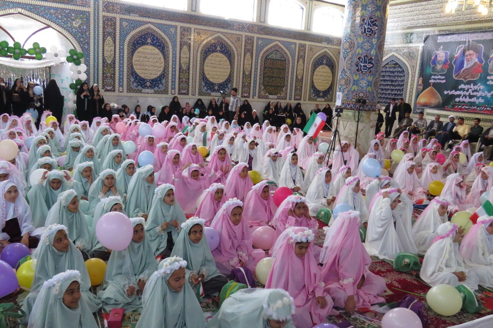 آغاز مسیر نور؛ قاب‌هایی از جشن تکلیف دختران شهرستان بن