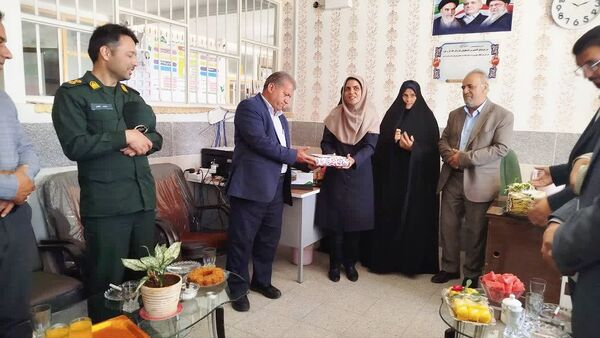 برگزاری مراسم سپاس معلم در خلیل آباد 