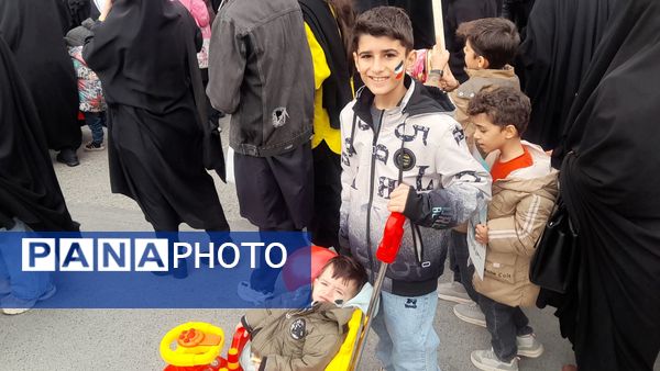 حضور پرشور مردم اسدآباد در راهپیمایی 22 بهمن