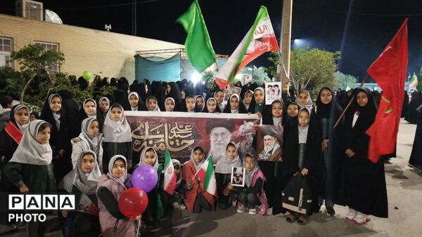 حضور گسترده دانش آموزان خدیجه کبری ابرکوه در گرامیداشت شهدای میناب