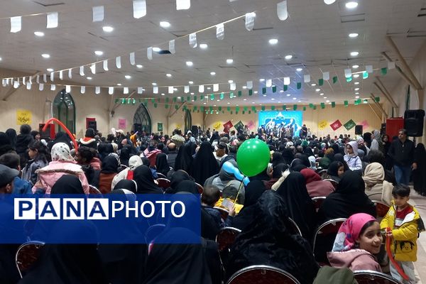 پیشوا غرق در نور و شادی؛ جشن میلاد حضرت مهدی (عج)