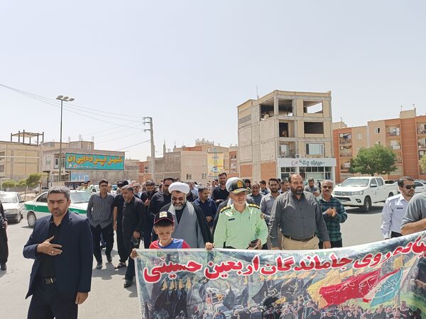 برگزاری پیاده‌روی جاماندگان اربعین حسینی در دهگلان با حضور پرشور مردم