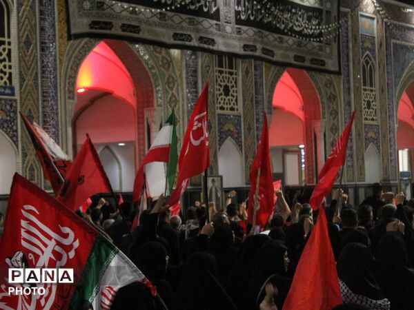 صحن‌های حرم رضوی سرخ‌پوش از پرچم‌های خون‌خواهی شد