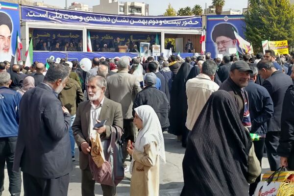 حضور با شکوه مردم، رسیدن به اوج بلندی و قدرت