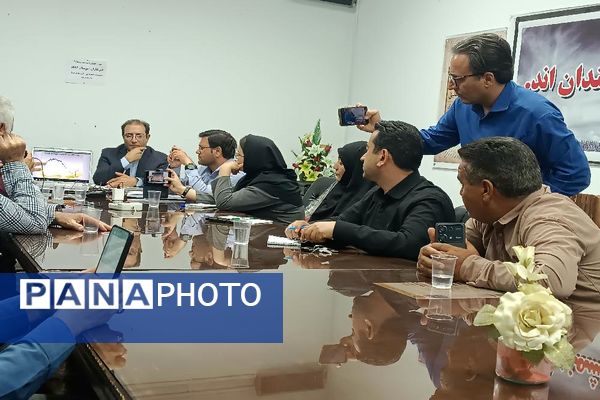 نشست هفتگی خبرنگاران گناباد با محوریت بحران کم‌آبی 