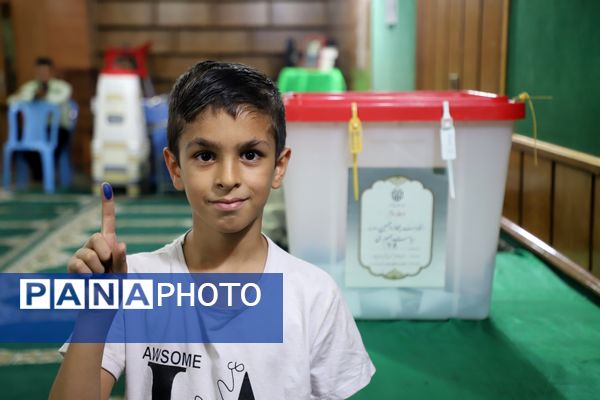 حضور پر شور مردم مشهد در چهاردهمین دوره انتخابات ریاست‌جمهوری 