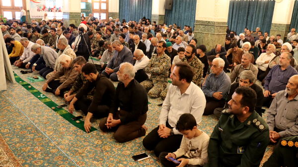 نماز جمعه سیاسی دشمن شکن بندپی شرقی با حضور نوجوانان و جوانان بسیجی
