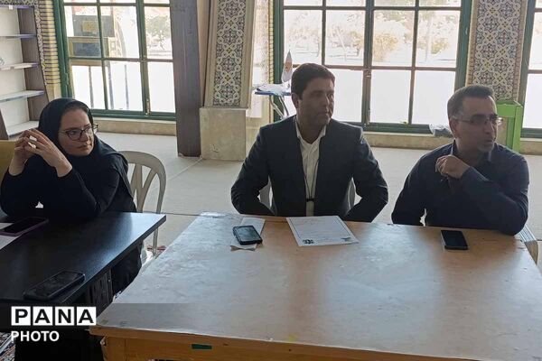 میز خدمت آموزش و پرورش خراسان شمالی در نماز جمعه؛ پاسخگویی مستقیم به مطالبات مردم