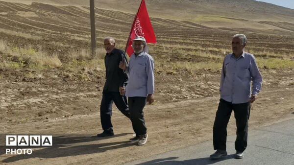 حماسه‌ای دیگر از جنس ارادت؛ راهپیمایی جاماندگان اربعین در نورآباد