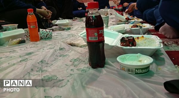 ضیافت ماه رمضان در دبیرستان قلم‌چی۲ بن