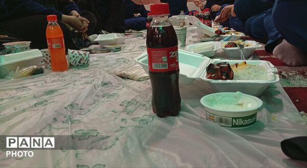 ضیافت ماه رمضان در دبیرستان قلم‌چی۲ بن