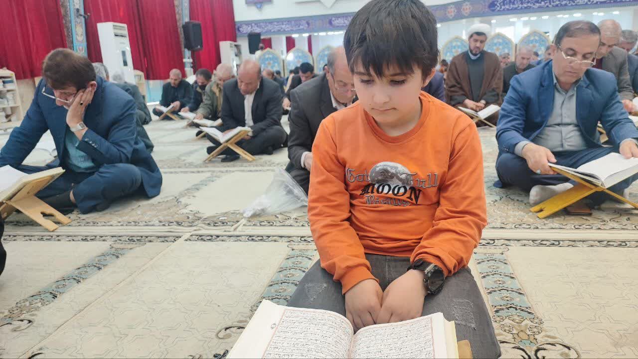 محفل انس با قران در حسینه ثارالله یاسوج 