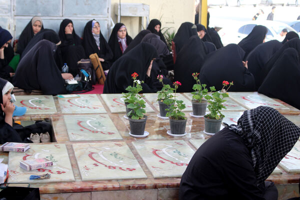 زمزمه عاشقانه دعای عرفه در یادمان 14 شهید گمنام کوه خضر نبی(ع)