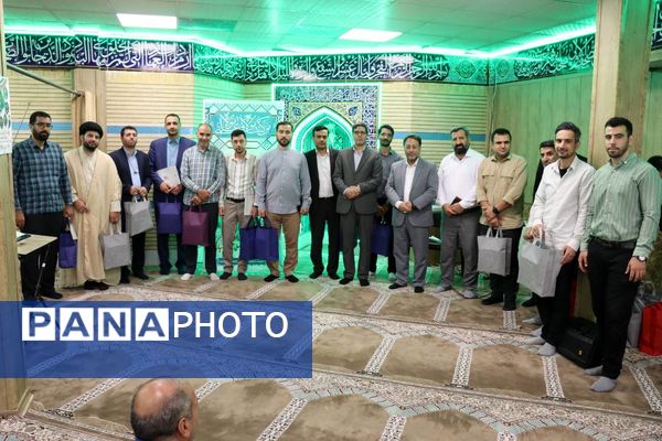 تجلیل از ۴۰ معلم برگزیده قرآن و عترت منطقه ۱۴ تهران در جشن باشکوه غدیر