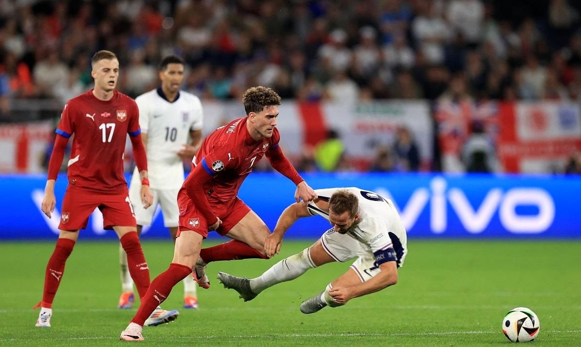 ژست دینامیت‌های دانمارکی برای تخریب آشیانه عقاب‌های صِربی