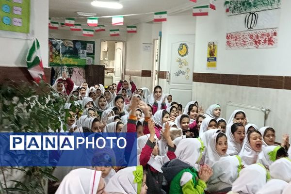 کودکان غرفه‌داران جشن میلاد موعود