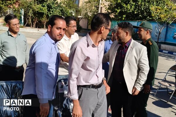 آغاز سال تحصیلی در دبیرستان نمونه دولتی شهدای علم و فناوری با عطر دفاع مقدس