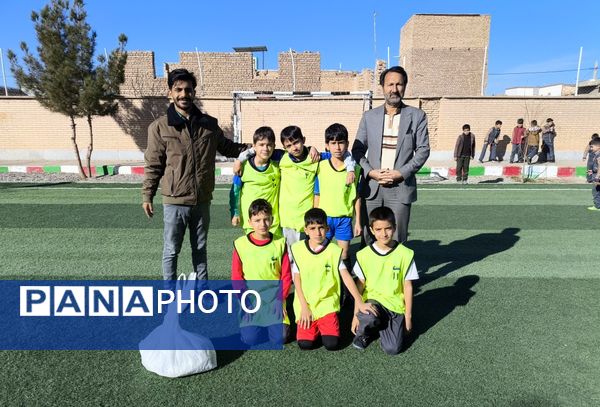 مسابقات فوتبال دبستان شهید پسندیده روستای فدافن شهرستان کاشمر 
