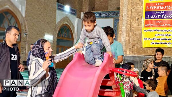  قاب پانا میزبان غرفه کودک در حسینیه امام خمینی 